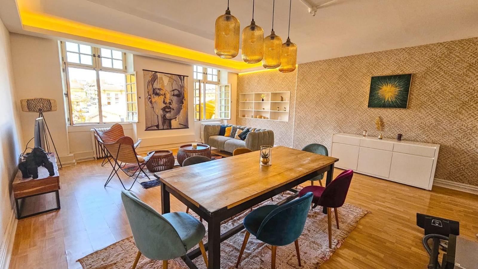 Grand Apt 130M2 Vue Place Ducale Charleville-Mézières Extérieur photo