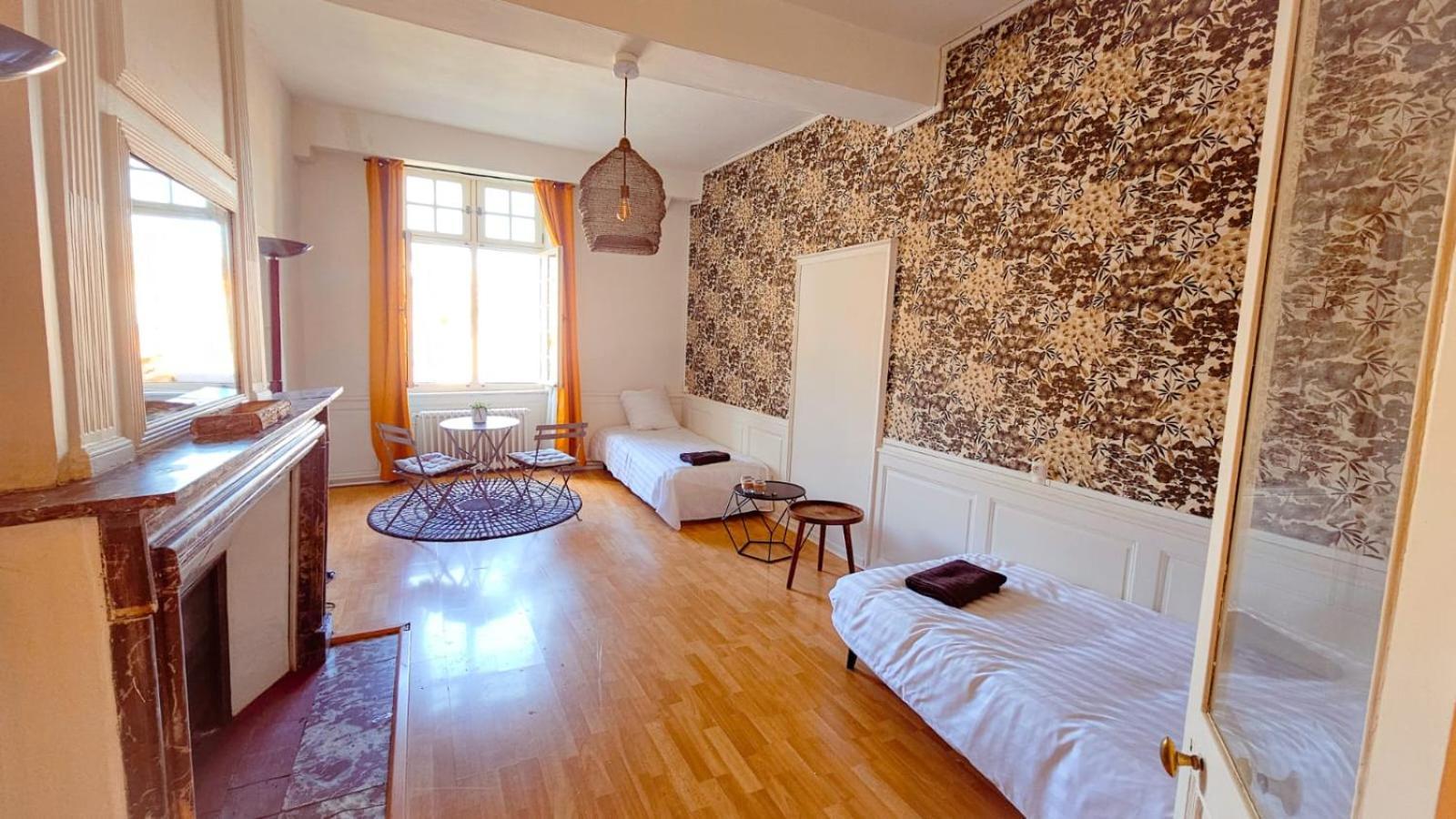 Grand Apt 130M2 Vue Place Ducale Charleville-Mézières Extérieur photo